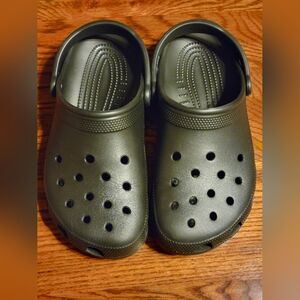 crocs Classic Clogs, Slip-On, Black, Adult Unisex M:7/W:9